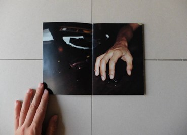 Artist Book, Golara Jahanian, Flinch, 2018, 74602