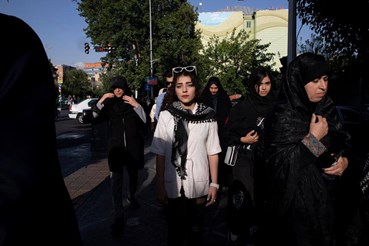 , Yalda Moayeri, Untitled, , 76335