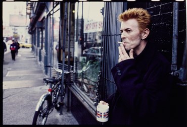 , Kevin Cummins, David Bowie at Tea & Sympathy New York City, 1997, 79266