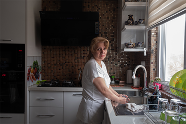 Saba Khansari, Mahshid in the Kitchen, 0, 0