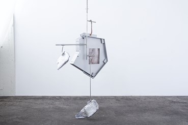 Nairy Baghramian, S’accrochant (Rouan), 2024, 13072