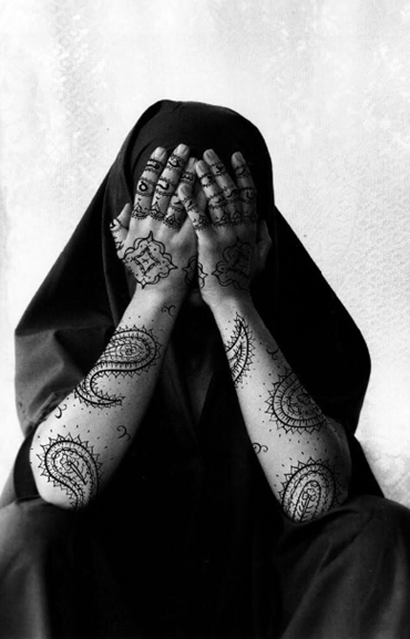 Photography, Shirin Neshat, Stripped, 1995, 74937