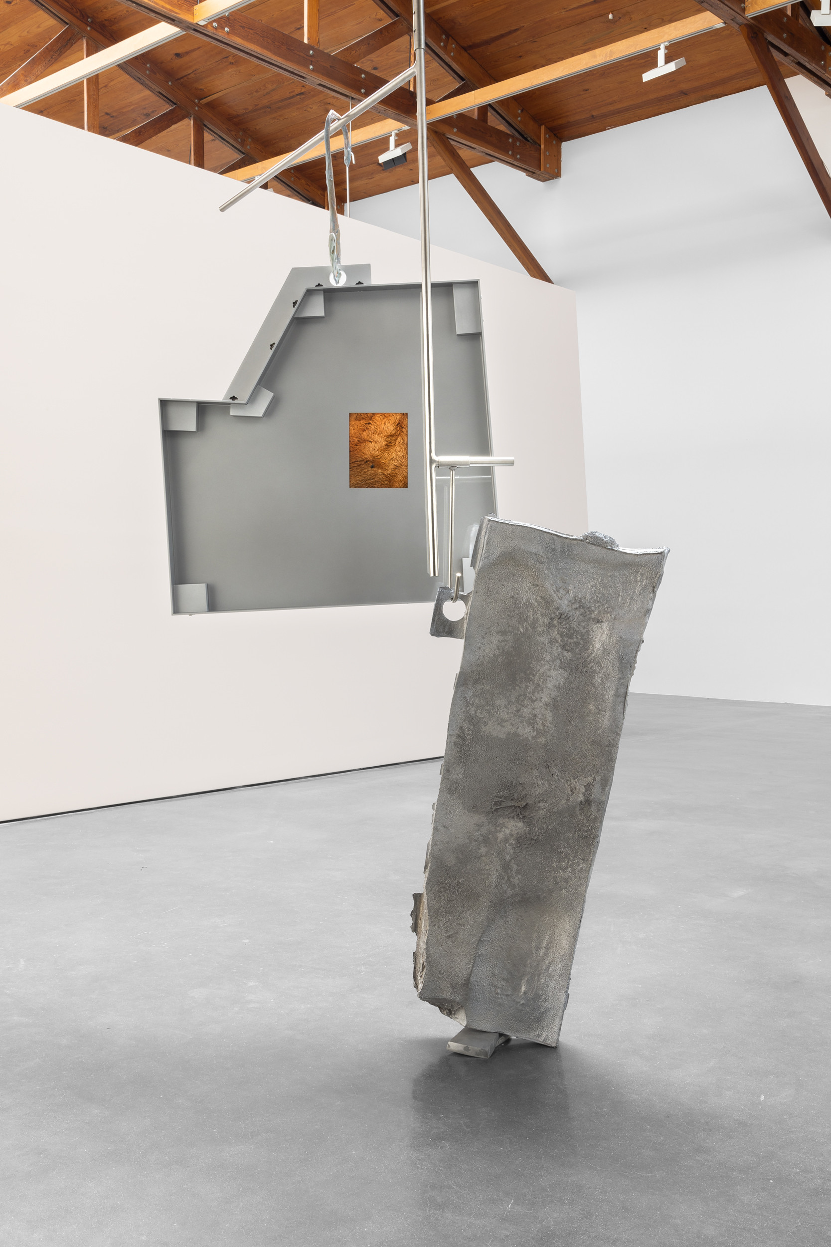 Nairy Baghramian,  Clinging (rust), 2022