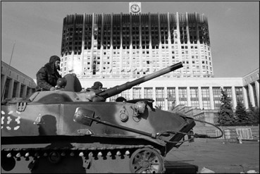 Photography, Abbas Attar (Abbas), Russia. Moscow. October 6th, 1993, 1993, 25829