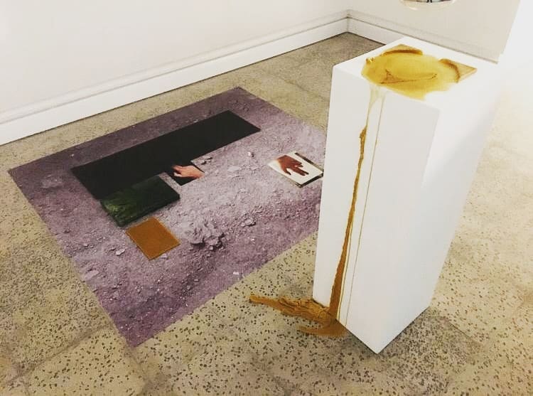 Nasim Goli, The artist invites us to question the official narrative, 2020