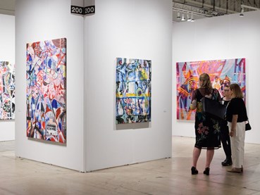 At EXPO Chicago 2025, Galleries Take Risks and Find Room to Reflect