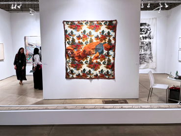 The Best Booths at Expo Chicago, From Pleated Knots to Poignant Works About Memory