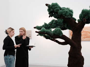 ۱۰ نمایش برجسته‌ در طول هفته فریز لندن ۲۰۲۵