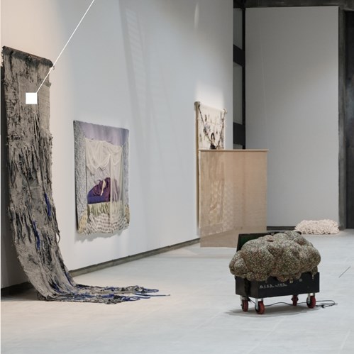 گسست تا وصل: هنر الیاف معاصر