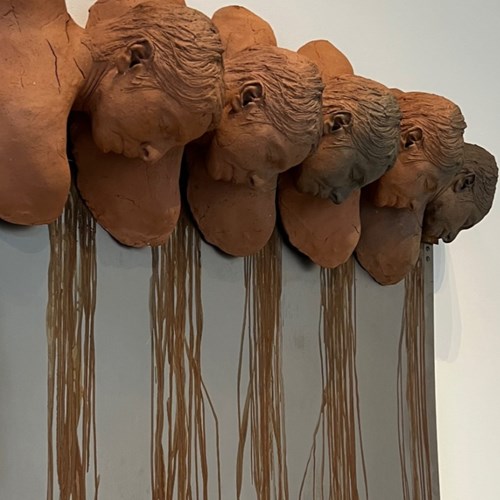 بوی دختر می‌دهد