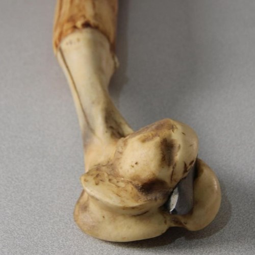 از خون رُستَن