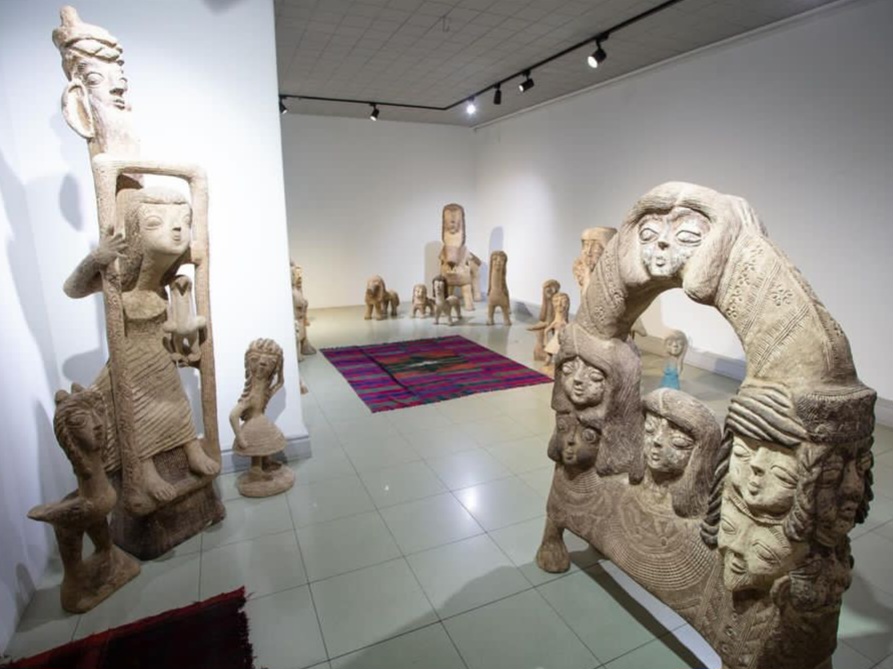 چَکر در خیال علیخان, Installation view.