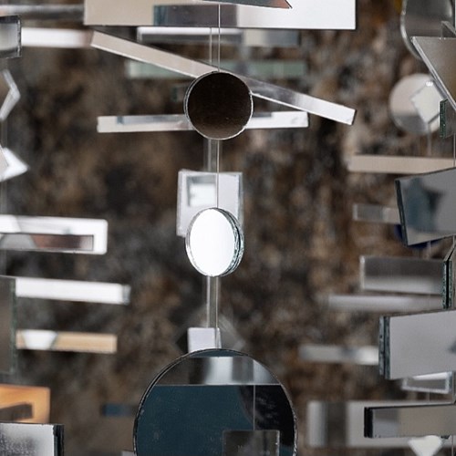 گوهر شب‌افروز و شادی‌های پنهان