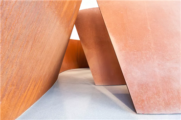 Colossal Richard Serra sculpture leaving SFMOMA